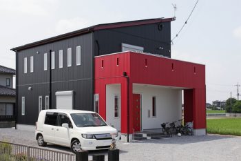 加須市で自然素材のサーモウールを使用したシンプルモダンの家
