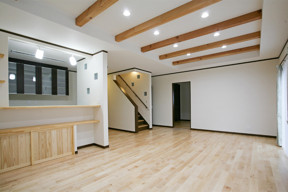 古河市で自然素材の無垢フローリングを使用したセカンドリビングのある二世帯住宅 古河市で自然素材の無垢フローリングを使用したセカンドリビングのある二世帯住宅