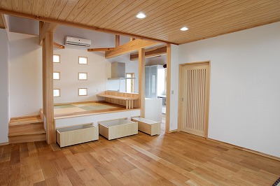 加須市で自然素材の無垢の木と漆喰で建てた平屋の家