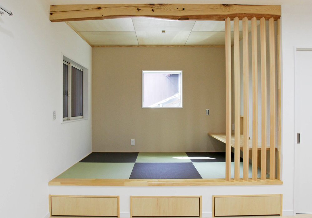 加須市で自然素材を使用した畳コーナーのある家